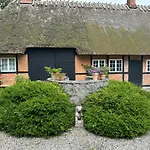 Дом отдыха Historic Doctor's By Corselitze Forests Нюкёбинг-Фальстер